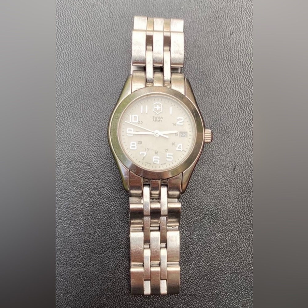 ~ Swiss Army Watch / Victorinox